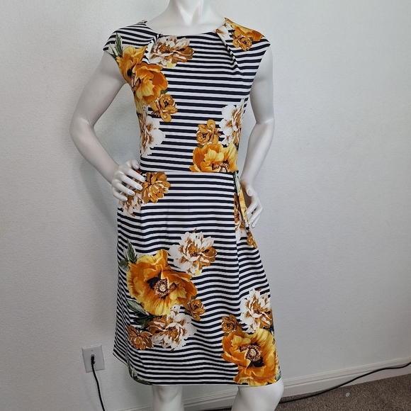 Enfocus Studio Black White Striped Floral Skater Style Dress Size 14 - Picture 1 of 8